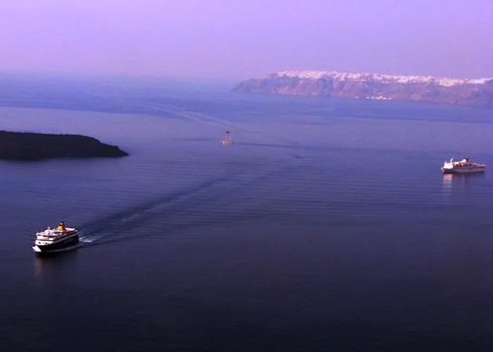 360 Blue Fira (Santorini)